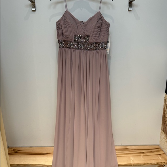 Decode 1.8 Dresses & Skirts - Elegant Mauve Evening Gown